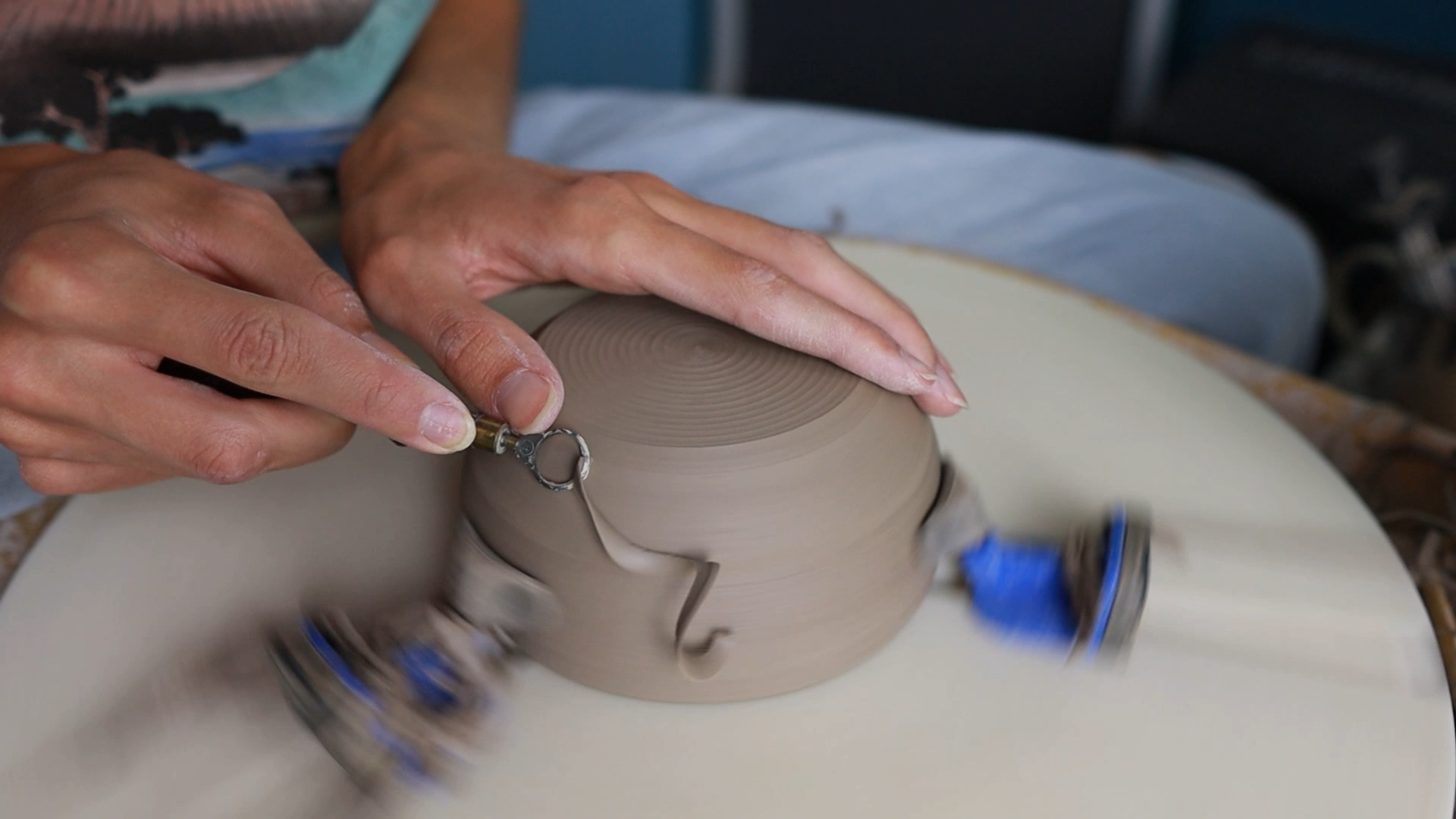 thumb how to trim a bowl