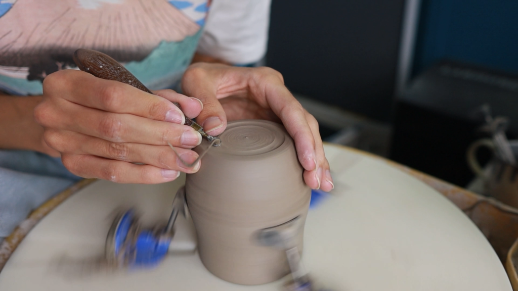 thumb how to trim a mug